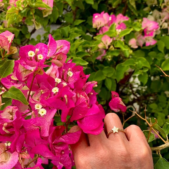 Me & Ro Gold Paisley Star Ring - Picture 1 of 6